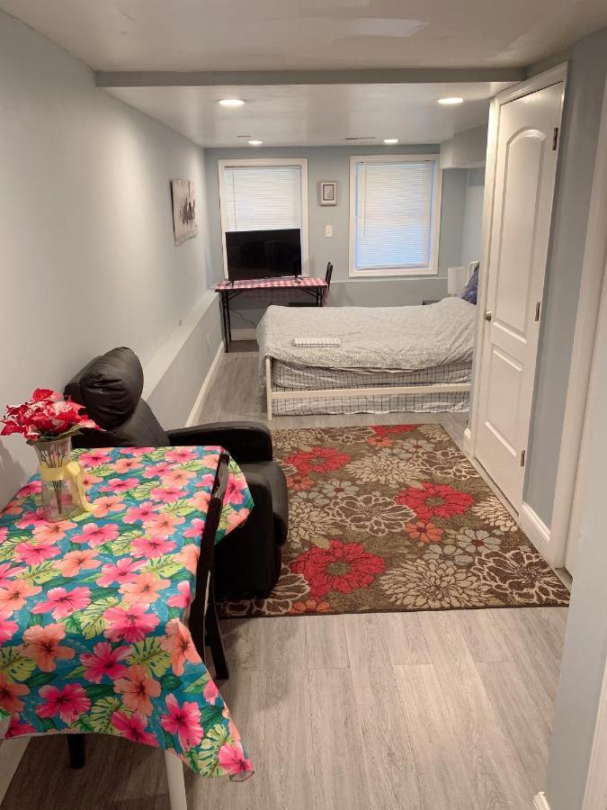 Beautiful Master Bedroom With Private Bathroom Homestay